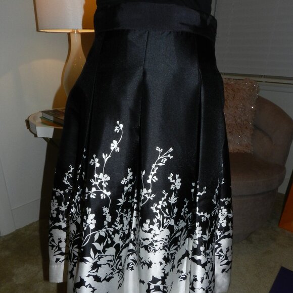 White House Black Market Floral Print Satin Pleated Formal Midi Skirt Size 4P - Picture 1 of 15
